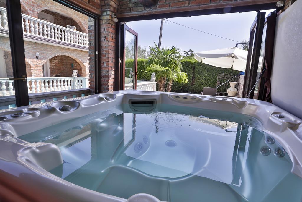 Casa Oasa -accommodation, Pizzeria & Bar 3*