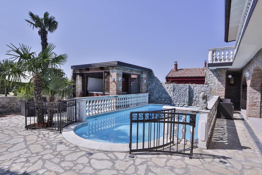 Casa Oasa -accommodation, Pizzeria & Bar Bed & Breakfast