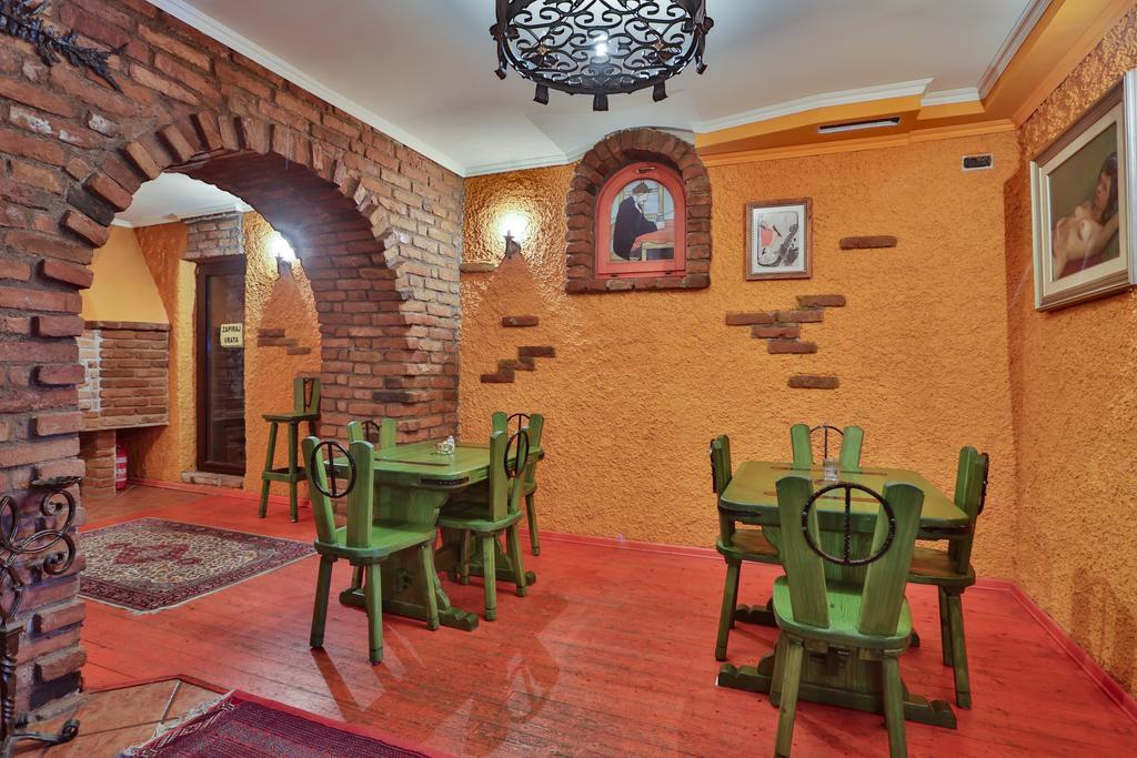Casa Oasa -accommodation, Pizzeria & Bar Bed & Breakfast Marezige