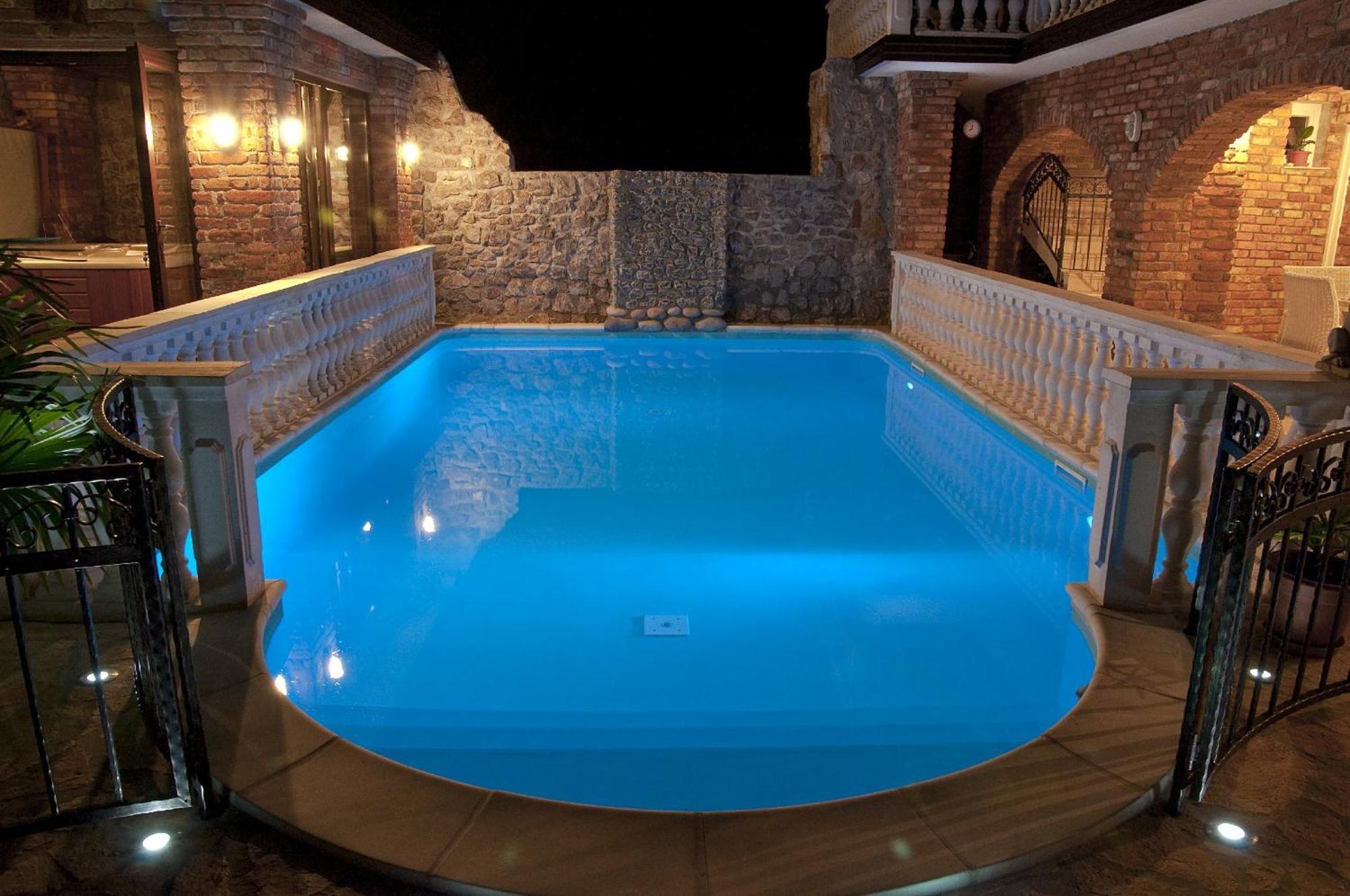 Casa Oasa -accommodation, Pizzeria & Bar 3*