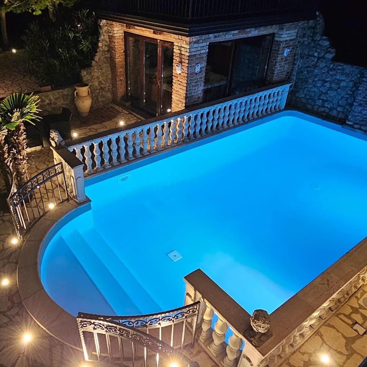 Casa Oasa -accommodation, Pizzeria & Bar Marezige